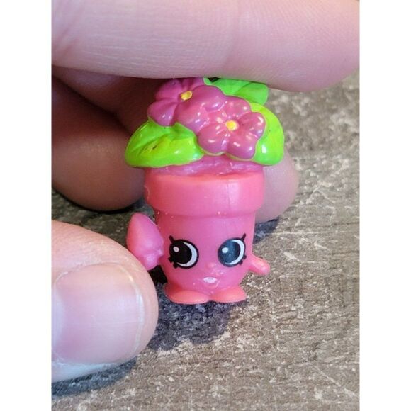 Mini moose Shopkins flower plant pot toy figure - Picture 2 of 3
